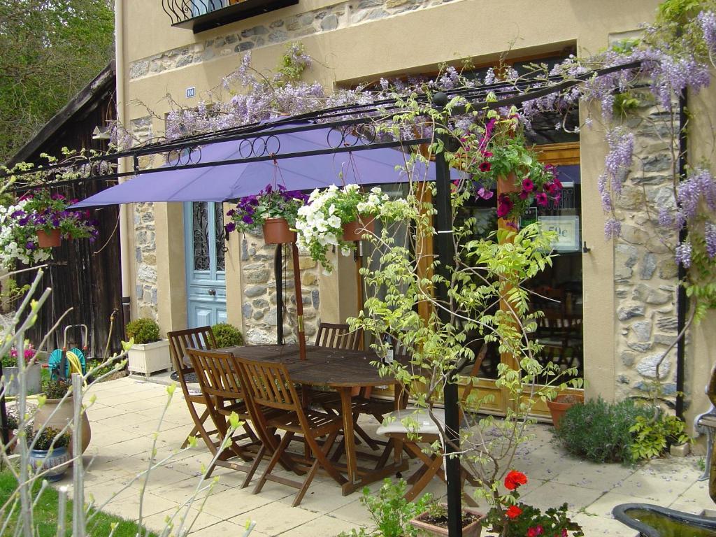 Aux Quatre Saisons Axat Bed & Breakfast Exterior foto