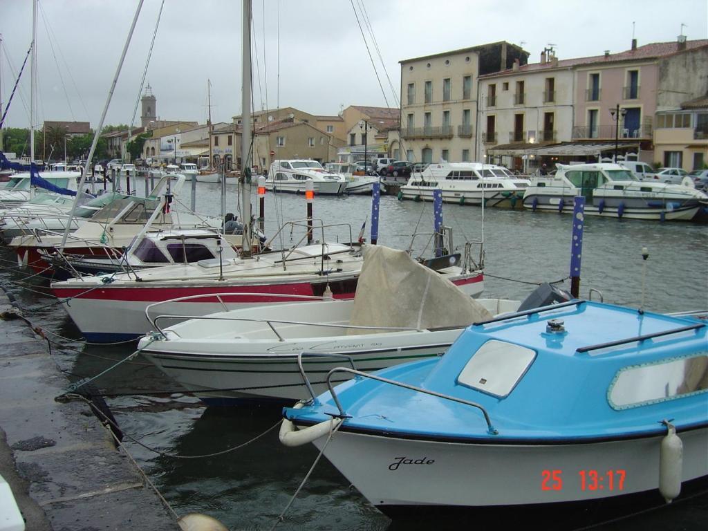 Aux Quatre Saisons Axat Bed & Breakfast Exterior foto