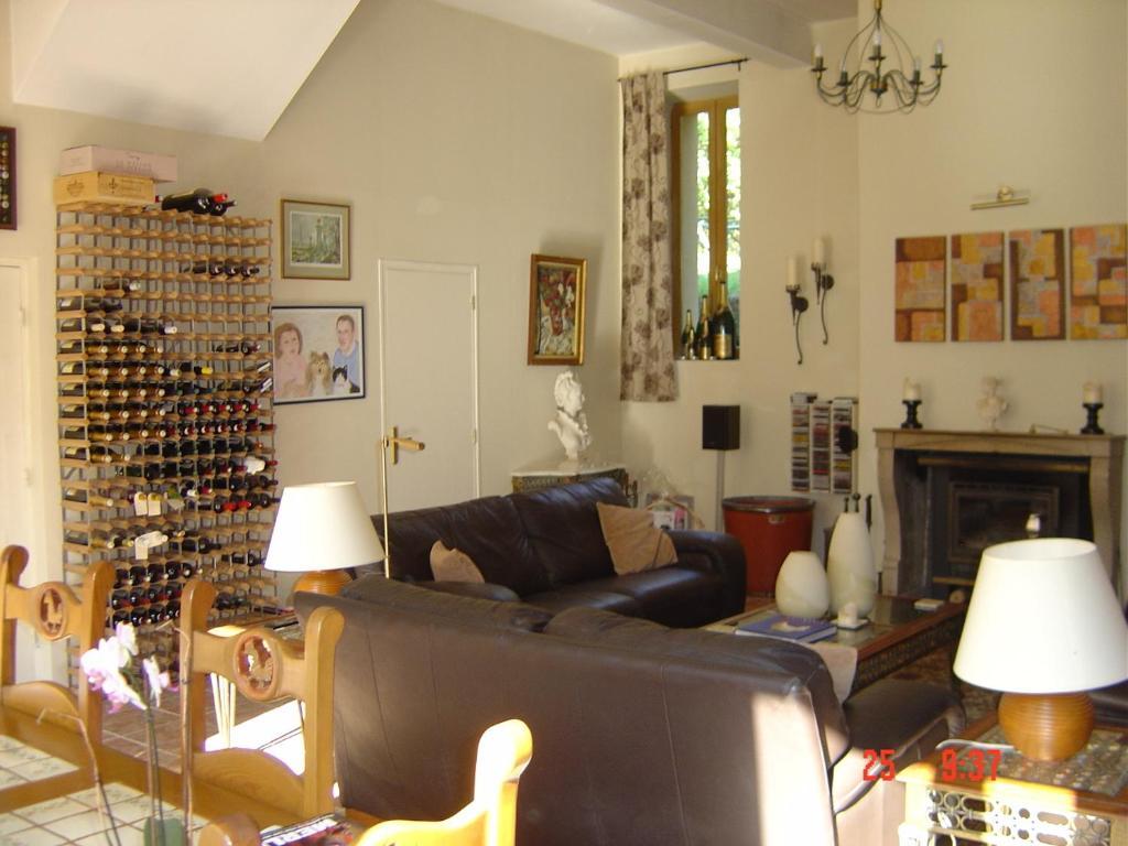 Aux Quatre Saisons Axat Bed & Breakfast Exterior foto