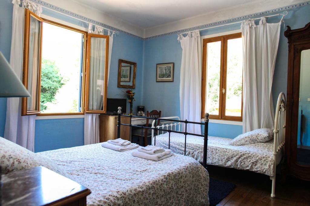 Aux Quatre Saisons Axat Bed & Breakfast Cameră foto
